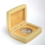 Коллекционная серебряная монета "Мой маленький щенок - Померанский шпиц" 31,1 г 2013 год — изображение 2