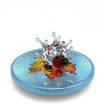 Коллекционная серебряная монета "Кленовый лист - Ежик" 31,1 г 2022 год