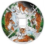 Коллекционная серебряная монета "Год Тигра" 124,4 г 2022 год