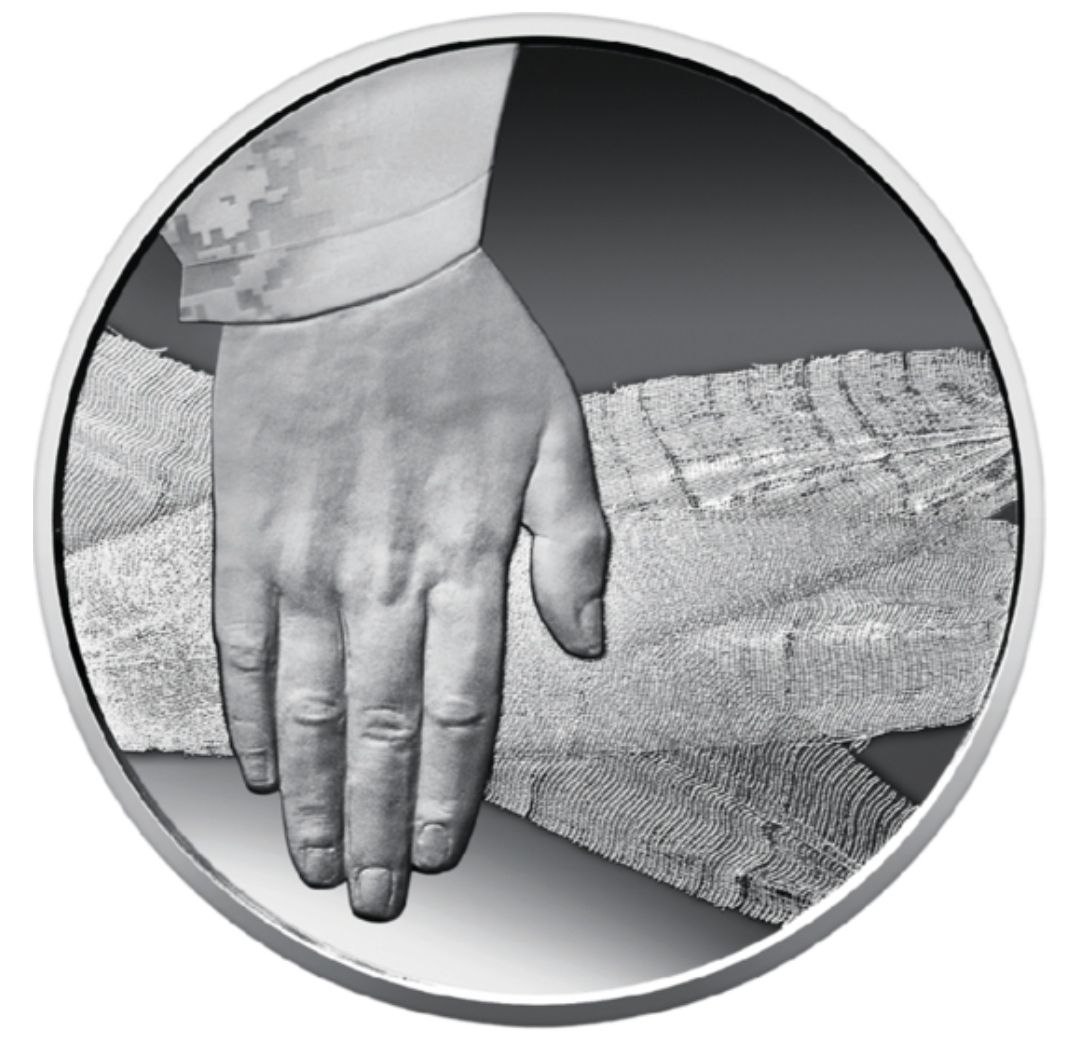 76466ea2-adfd-4708-9169-ebb529aeaa76 Коллекционная монета "Страна супергероев. Спасибо медикам!" — изображение 1