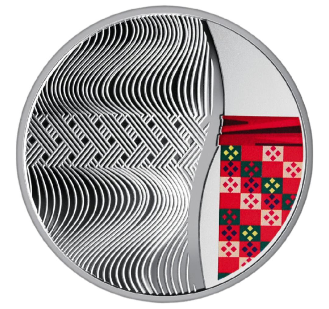 95a6b405-95c9-4b86-bd57-038babf566bf Колекційна срібна монета “Захисниці” 31,1 г 2023 рік - Зображення 1