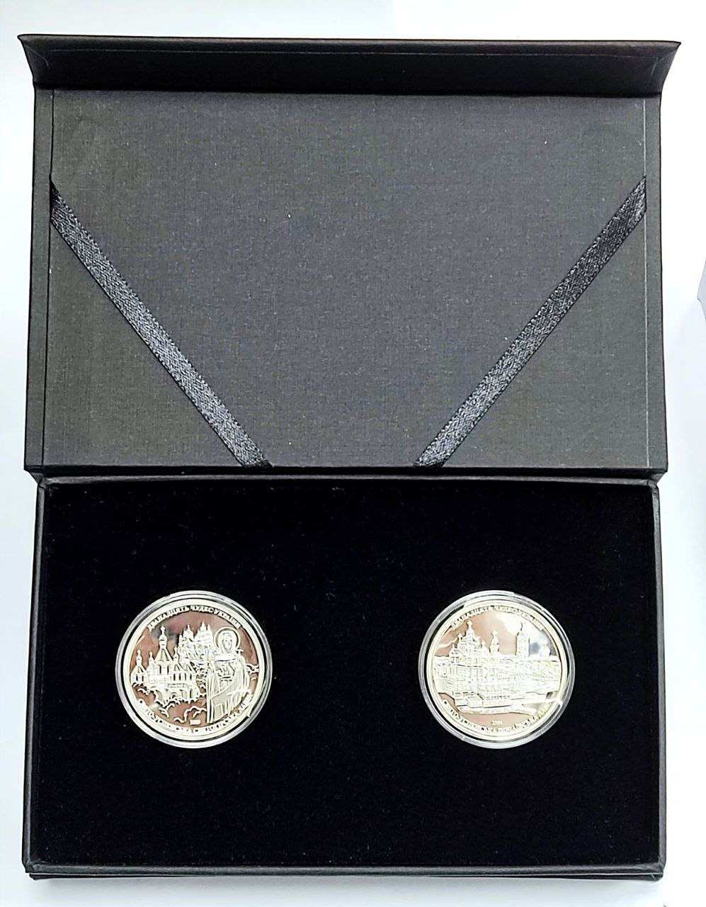 photo_2025-11-02_13-24-39 (2) Колекційний набір срібних монет «Дванадцять чудес України - Собори» 2009 рік - Зображення 1